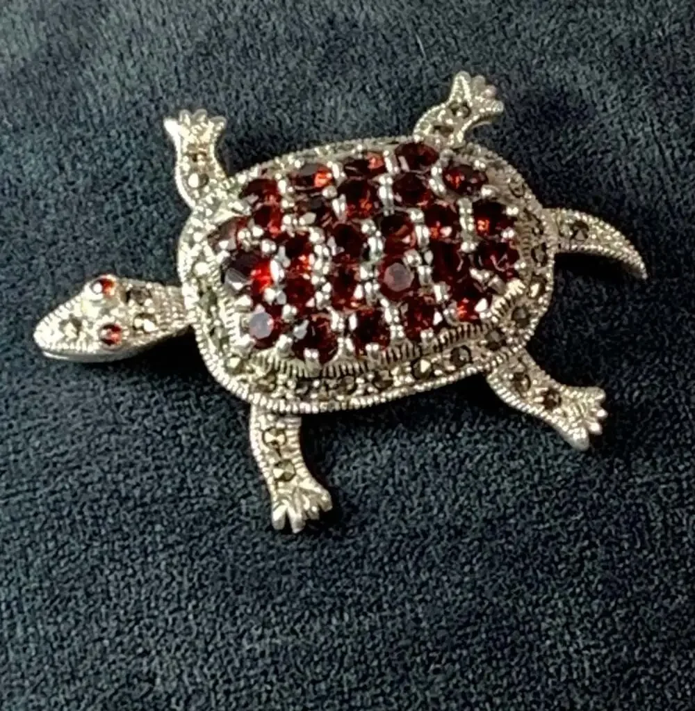 Garnet Turtle Brooch 925 Silver